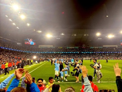 爱游戏-德布劳内迎来十赛季出色发挥，G2观众热烈欢呼！气势如虹延续